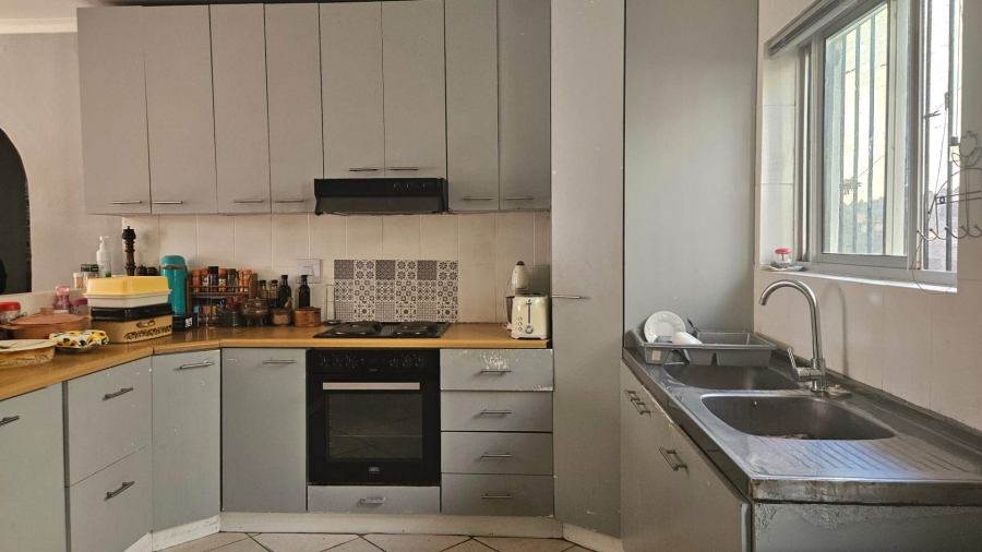 3 Bedroom Property for Sale in Gustrouw Western Cape